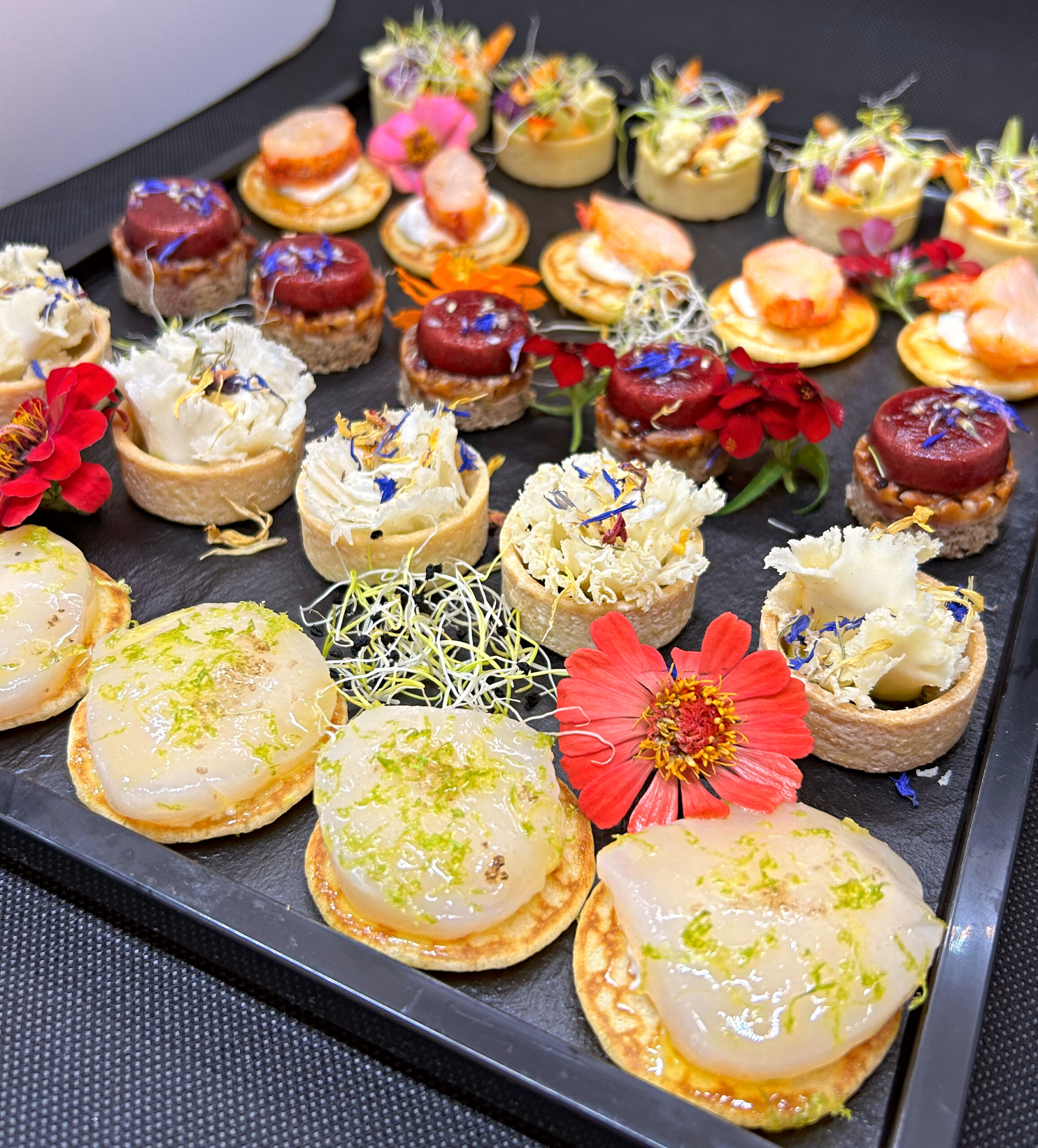 Assortiment de pièces cocktail - 40 pièces – Image 1