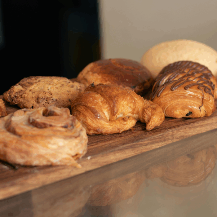Plateau de mini Viennoiseries 3 variétés - 20 pièces – Image 1